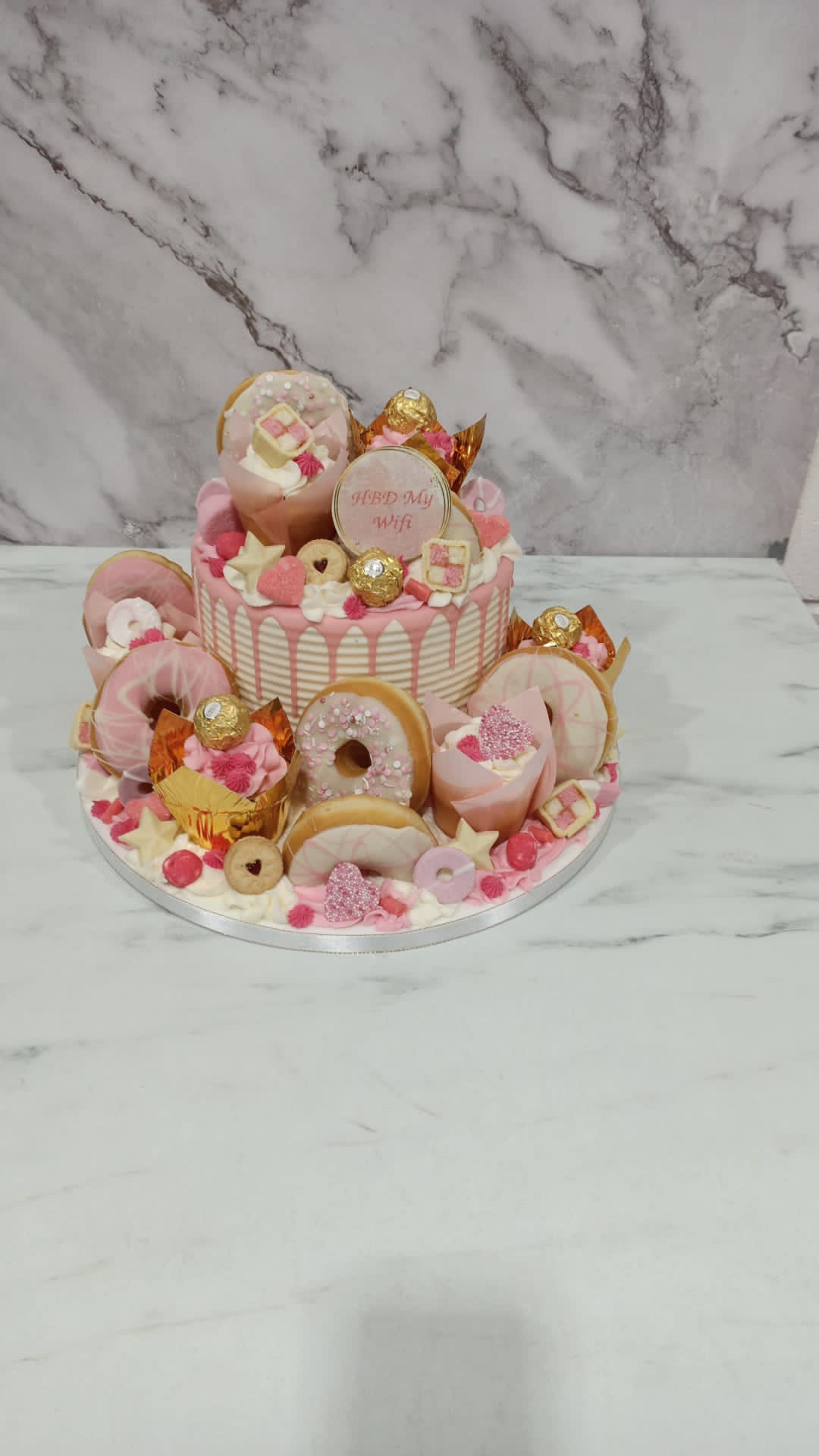 Barbie cake with 5 cupcakes - Avon Cake